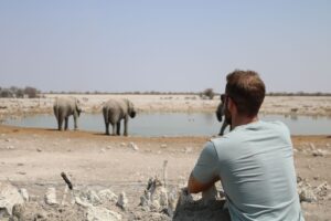 Jess Impiazzi Instagram - The world is full of spectacular places 🌍 
This is day 1 at Etosha national park safari in Namibia! And just look at what we got to see! 🦁🇳🇦🐘