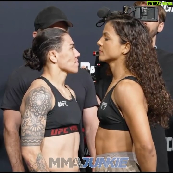 Jéssica Andrade - 5K Likes - Intensity in the faceoff for the all-Brazil battle with Jessica Andrade vs. Natalia Silva 🔥 #UFCVegas97
🔗 FULL INTERVIEW IN BIO