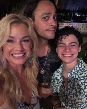 Jessica Collins Instagram - SEASON 4 IS HAPPENING!!! And it’s all because of YOU!!! Thank you to THE GREATEST FANS EVER and thank you @appletv and @lionsgatetv for letting us bring more Acapulco into the world! Beyond excited to reunite soon with all these gorgeous humans! ❤️🇲🇽🏩
#AcapulcoTV