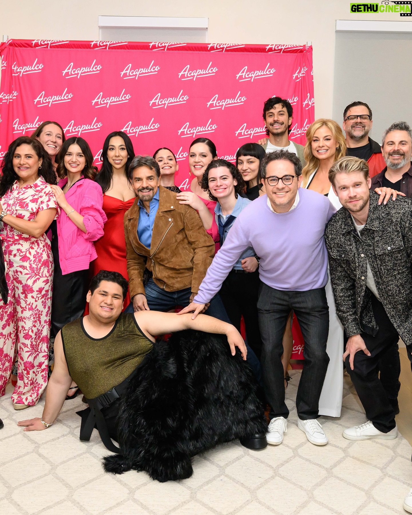 Jessica Collins - 1.4K Likes - SEASON 4 IS HAPPENING!!! And it’s all because of YOU!!! Thank you to THE GREATEST FANS EVER and thank you @appletv and @lionsgatetv for letting us bring more Acapulco into the world! Beyond excited to reunite soon with all these gorgeous humans! ❤️🇲🇽🏩
#AcapulcoTV