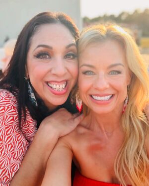 Jessica Collins Instagram - SEASON 4 IS HAPPENING!!! And it’s all because of YOU!!! Thank you to THE GREATEST FANS EVER and thank you @appletv and @lionsgatetv for letting us bring more Acapulco into the world! Beyond excited to reunite soon with all these gorgeous humans! ❤️🇲🇽🏩
#AcapulcoTV