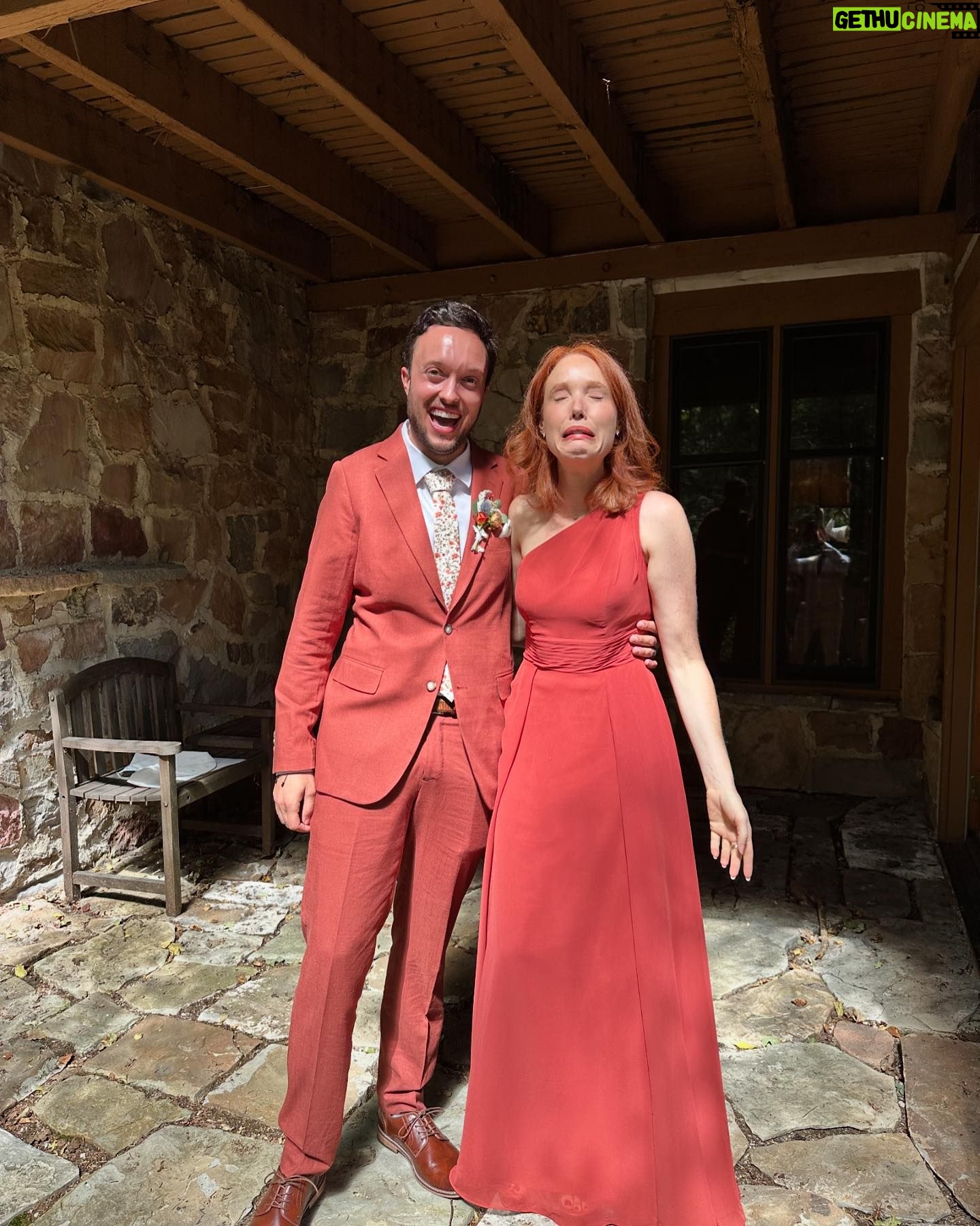 Jessica Keenan Wynn - 2.7K Likes - My lil brother is growing up š°š¼āāļøš¤š¤µš» A stunning weekend celebrating @brett1ski & my new sister @where.is.mere in Sundance, with an impromptu performance of Footloose by the man himself!