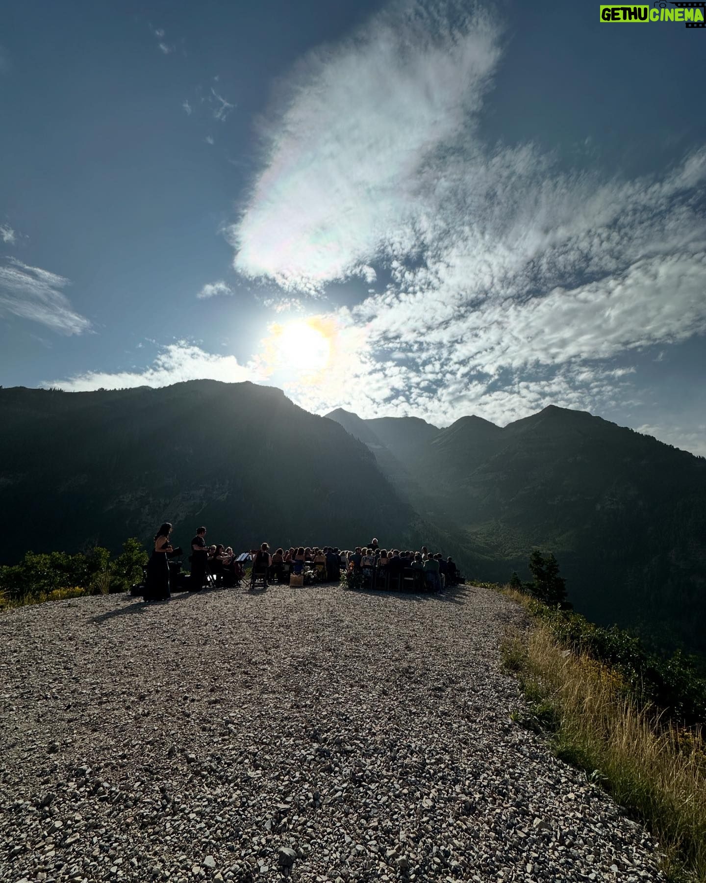 Jessica Keenan Wynn - 2.7K Likes - My lil brother is growing up š°š¼āāļøš¤š¤µš» A stunning weekend celebrating @brett1ski & my new sister @where.is.mere in Sundance, with an impromptu performance of Footloose by the man himself!