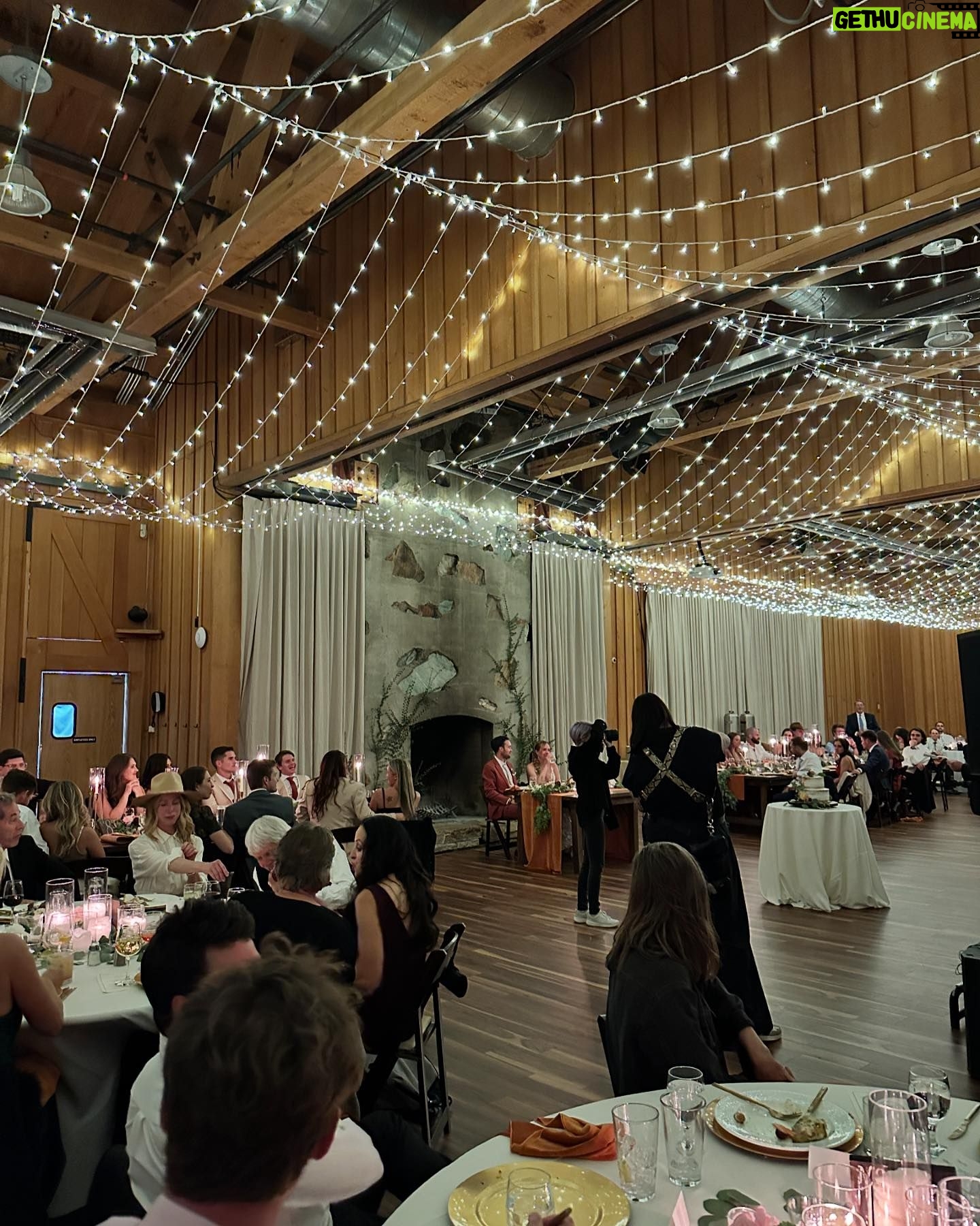 Jessica Keenan Wynn - 2.7K Likes - My lil brother is growing up š°š¼āāļøš¤š¤µš» A stunning weekend celebrating @brett1ski & my new sister @where.is.mere in Sundance, with an impromptu performance of Footloose by the man himself!