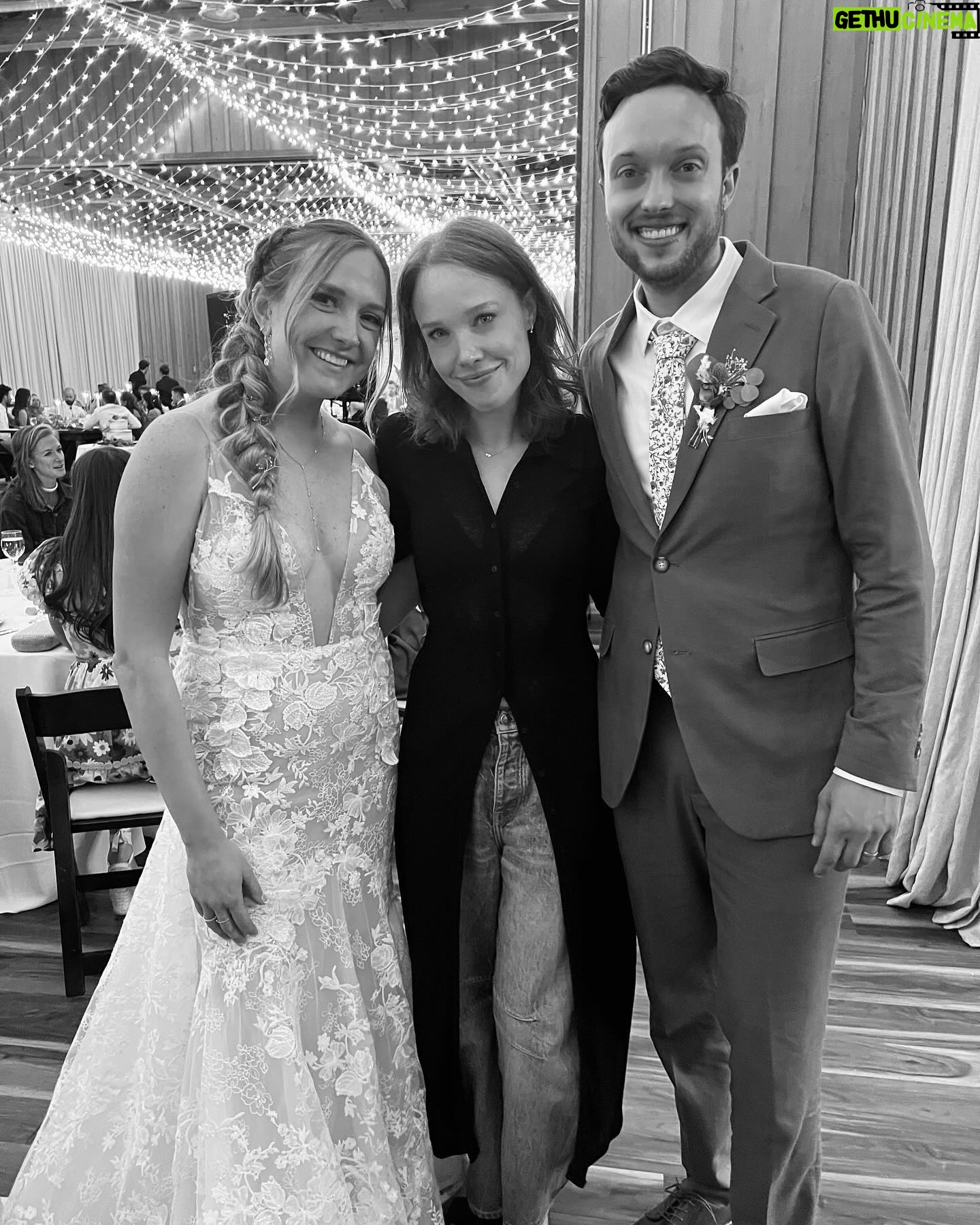 Jessica Keenan Wynn - 2.7K Likes - My lil brother is growing up š°š¼āāļøš¤š¤µš» A stunning weekend celebrating @brett1ski & my new sister @where.is.mere in Sundance, with an impromptu performance of Footloose by the man himself!