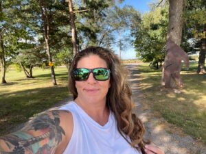 Jessica Kresa Instagram - I love our dirt road…. There’s no place like home❤️❤️