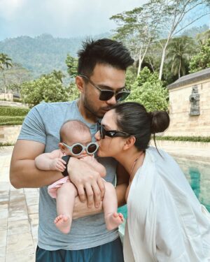 Jessica Mila Instagram - Happy birthday sayang @yakuphasibuan ! Thank you for being an amazing husband, my fav travel buddy, dance partner, and a wonderful dad for Kyarra. Life has been so fun with you in it. Here’s to more happy moments and amazing memories with you and Kyarra. Wishing you a year as wonderful as you are 🤍