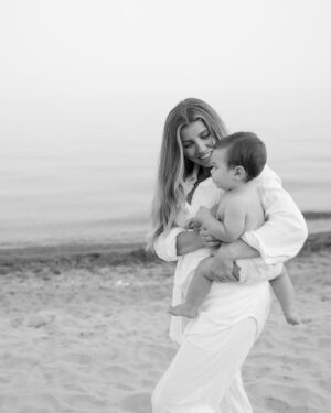 Jessica Tyler Instagram - But no matter how big you get, no matter how much you change, I will always love you as much as I do in this moment - and more 🤍

Thank you to the incredibly talented @michellelinaphoto for capturing these special memories 🫶🏻 Infinitely grateful for you, for your work, for my family. These are the days. And oh how lucky I feel to be living them 💫