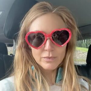 Jewel Instagram - A girls gotta have choices 🤷‍♀️