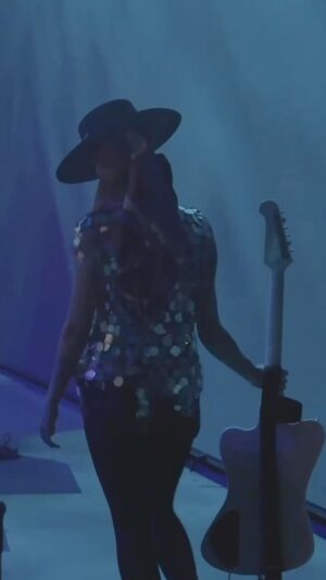 Jewel Instagram - I love my job. And this band. And all of you. 😌🩵

@stantonedward 
@maxhartmusic
@josephabrahamayoub
@theavantgardner

🎥: @lohlife