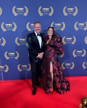 Jill Johnson Instagram - Tänk vad vi får vara med om!
I går var vi inbjudna till 
”The Perfect World Foundation Award”, som årligen tilldelar en profil som använt sin röst på ett betydande vis för att skydda världens vilda djur och natur, det prestigefyllda ”Djur -och naturpriset ! I närvaro av Duchess of York, tilldelades priset The One & Only, Ellie Goulding! 

Jag var en del av underhållningen och i gott sällskap av Peter Jöback, Charlotte Perrelli, Martin Stenmark, Karin Funk, Tusse, ”Larger Than Life”, ”Tapas 7” och ”The Wulfson quartet”! Stämningen i salen var något alldeles extra igår kväll, och samtliga framträdanden tog bokstavligen andan ur oss!

Duchess of York, Ellie Goulding, 
”The Perfect World Foundation” We offer our warmest gratitude for an unforgettable evening.

Mattias och jag blev förärade Lars Wallin-sviten på Radisson Blu, så otroligt vackert inredd, så lyxig, mysig, elegant och extra allt! Tack all underbar personal som pysslat med oss, ni är så fina♥️!

Tack till ljuvliga Hagabadet på drottningtorget för morgonens överraskning💕🙏🏼. Vi känner oss som nya✨🙌🏻!

Klänningen @larswallindesigner ✨💃🏽
Smink 💄 @nilsmua 
Projektledare @pimhjelmstierna @freebirdentertainmentab 
The Man @mikaelgordonsolfors