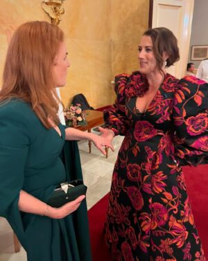 Jill Johnson Instagram - Tänk vad vi får vara med om!
I går var vi inbjudna till 
”The Perfect World Foundation Award”, som årligen tilldelar en profil som använt sin röst på ett betydande vis för att skydda världens vilda djur och natur, det prestigefyllda ”Djur -och naturpriset ! I närvaro av Duchess of York, tilldelades priset The One & Only, Ellie Goulding! 

Jag var en del av underhållningen och i gott sällskap av Peter Jöback, Charlotte Perrelli, Martin Stenmark, Karin Funk, Tusse, ”Larger Than Life”, ”Tapas 7” och ”The Wulfson quartet”! Stämningen i salen var något alldeles extra igår kväll, och samtliga framträdanden tog bokstavligen andan ur oss!

Duchess of York, Ellie Goulding, 
”The Perfect World Foundation” We offer our warmest gratitude for an unforgettable evening.

Mattias och jag blev förärade Lars Wallin-sviten på Radisson Blu, så otroligt vackert inredd, så lyxig, mysig, elegant och extra allt! Tack all underbar personal som pysslat med oss, ni är så fina♥️!

Tack till ljuvliga Hagabadet på drottningtorget för morgonens överraskning💕🙏🏼. Vi känner oss som nya✨🙌🏻!

Klänningen @larswallindesigner ✨💃🏽
Smink 💄 @nilsmua 
Projektledare @pimhjelmstierna @freebirdentertainmentab 
The Man @mikaelgordonsolfors