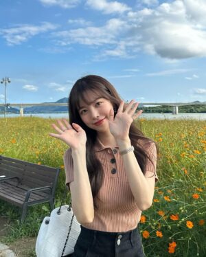 Jin Se-yeon Instagram - 즐거운 추석연휴 보내세용🌱❣️