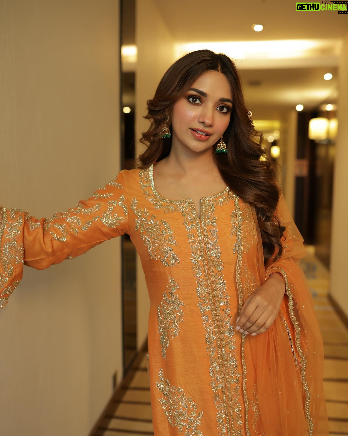 Jiya Shankar - 719.1K Likes - Jaa karna hai toh pyaar kar, zid puri phir ek baar kar ❤️