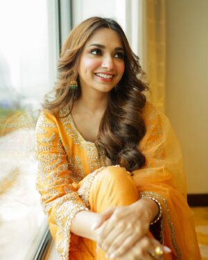 Jiya Shankar Instagram - Jaa karna hai toh pyaar kar, zid puri phir ek baar kar ❤️