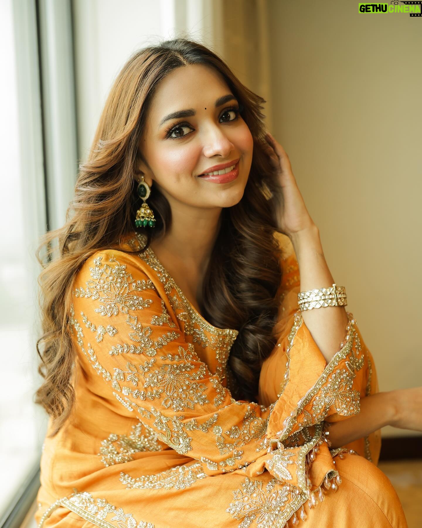 Jiya Shankar - 719.1K Likes - Jaa karna hai toh pyaar kar, zid puri phir ek baar kar ❤️