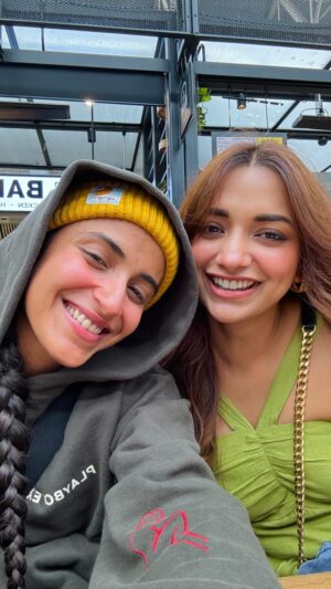 Jiya Shankar Instagram - 90’s kids playlist >>