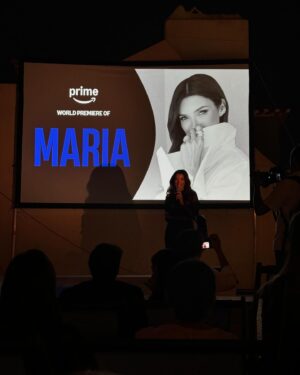 Joana Araújo Instagram - Minha Maria 🩷 Hoje, na antestreia do documentário da nossa @maria_cerqueira_gomes Muito sucesso meu amor!!!
.
Entre amigos e colegas, sorrisos e gargalhadas 🫶🏽