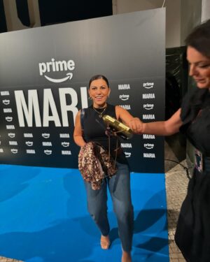 Joana Araújo Instagram - Minha Maria 🩷 Hoje, na antestreia do documentário da nossa @maria_cerqueira_gomes Muito sucesso meu amor!!!
.
Entre amigos e colegas, sorrisos e gargalhadas 🫶🏽
