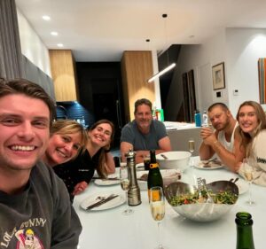 Johanna Griggs Instagram - Heart is almost full - just need you @honestfranks and @moonymcdonald and everything will be perfect. 🤩 👌 😍 #family