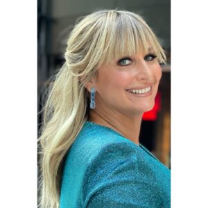 Johanna Griggs Instagram - Thank you #logies24 Had an absolute ball.❤️Loved my dress and styling thanks to @rosietrindall and my hair and make up thanks to @lisasoames_makeup Got to fan-girl over the magnificent @jessfoxcanoe on stage, and enjoyed the whole shebang with our @bhgaus team (minus @cfassnidge and @clarissa_feildel who are OS right now.) Twas a top night and we enjoyed many laughs indeed. @channel7 @7plus