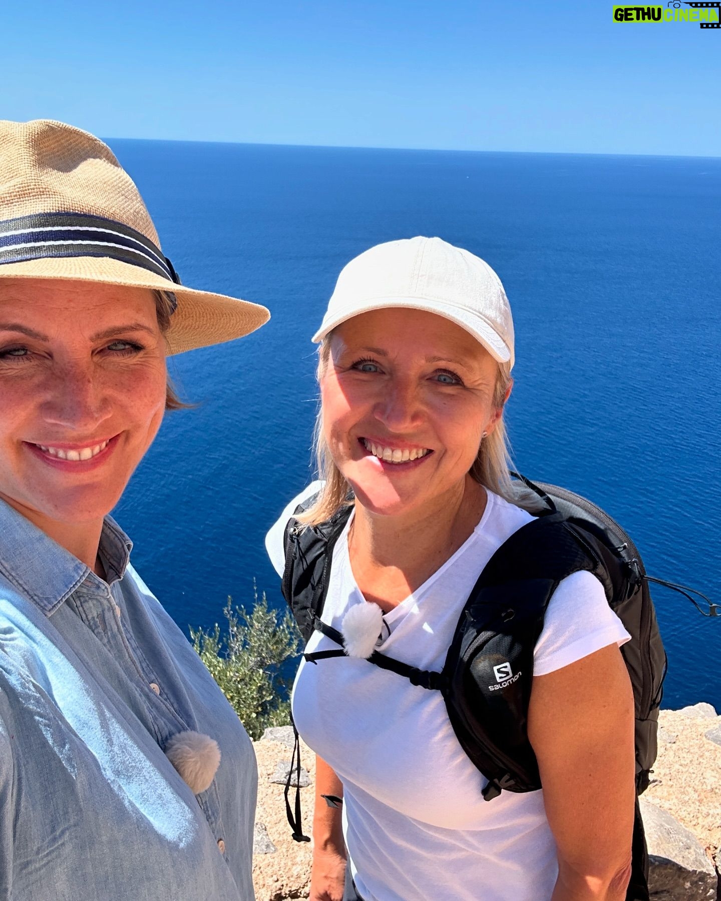 Judith Rakers - 20.8K Likes - Kommt ihr mit nach Mallorca? Heute Abend um 20.15 Uhr im NDR-Fernsehen. Viele Reisetipps, bekannte Orte, Geheimtipps und die Frage: Wie kann nachhaltiger Tourismus auf dieser Trauminsel aussehen? Jan Hofer ist auch dabei 😍… und ich bin in eine Höhle getaucht. SPEKTAKULÄR!!! Mein TV-Tipp für heute Abend: „Wunderschön - Mallorca. Insel der Sehnsucht“ ❤️ #reisereportage #wunderschön #wanderlust #urlaubsinspiration #Mallorca #NDR @bavaria_entertainment @ardmediathek
