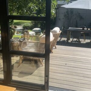Judith Rakers Instagram - Vorfreude. Ich habe unsere Talkshow-Redaktion zum Sommerfest auf die kleine Farm eingeladen... als Dankeschön für die großartige Teamarbeit. In einer Stunde geht’s los. Und ich bin so happy, dass das Wetter mitspielt 🧡 Wenn ihr auch Partyfotos sehen möchtet, dann sagt Bescheid in den Kommentaren. Dann poste ich heute Abend noch, wie es war 😍🍾… #teamliebe @3nach9_official #sommerfest #dankeschön