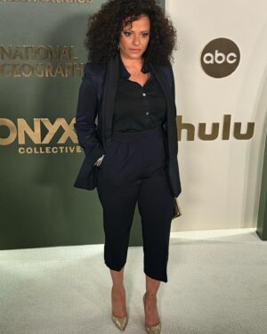 Judy Reyes Instagram - Last night at the Walt Disney 2024 Emmy Awards Celebration…@lizacolonzayas_lcz @zz_nyc #georgevalenciaG$  hair: @lornareidhair makeup: @oliviafischa  Don’t miss @highpotentialabc premiering 9/17, 10pm on ABC ✊🏽👑♥️