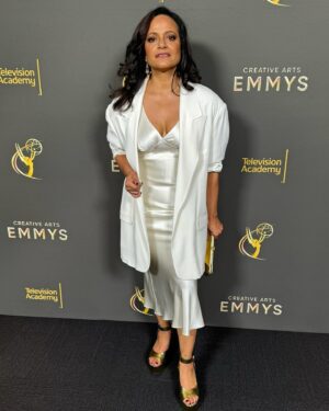 Judy Reyes Instagram - What an honor to celebrate the magicians who make us possible at the Creative Arts Emmys! And what a thrill to present! Thanks to the magicians who put me together. Your work speaks for itself! @oliviafischa @lornareidhair @laurenpreston @tsmgofashionrental  @highpotentialabc ✊🏽👑♥️