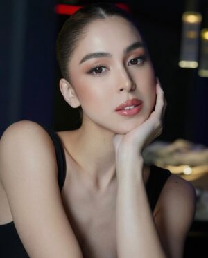 Julia Barretto Instagram - August 🎢🫨🥹🙏🏼🎬🏝️