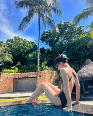 Julia Barretto Instagram - August 🎢🫨🥹🙏🏼🎬🏝️