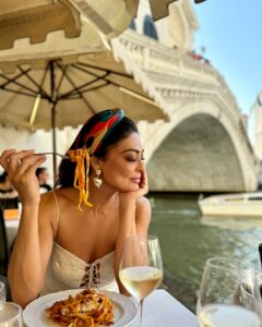 Juliana Paes Most Liked Photos and Posts