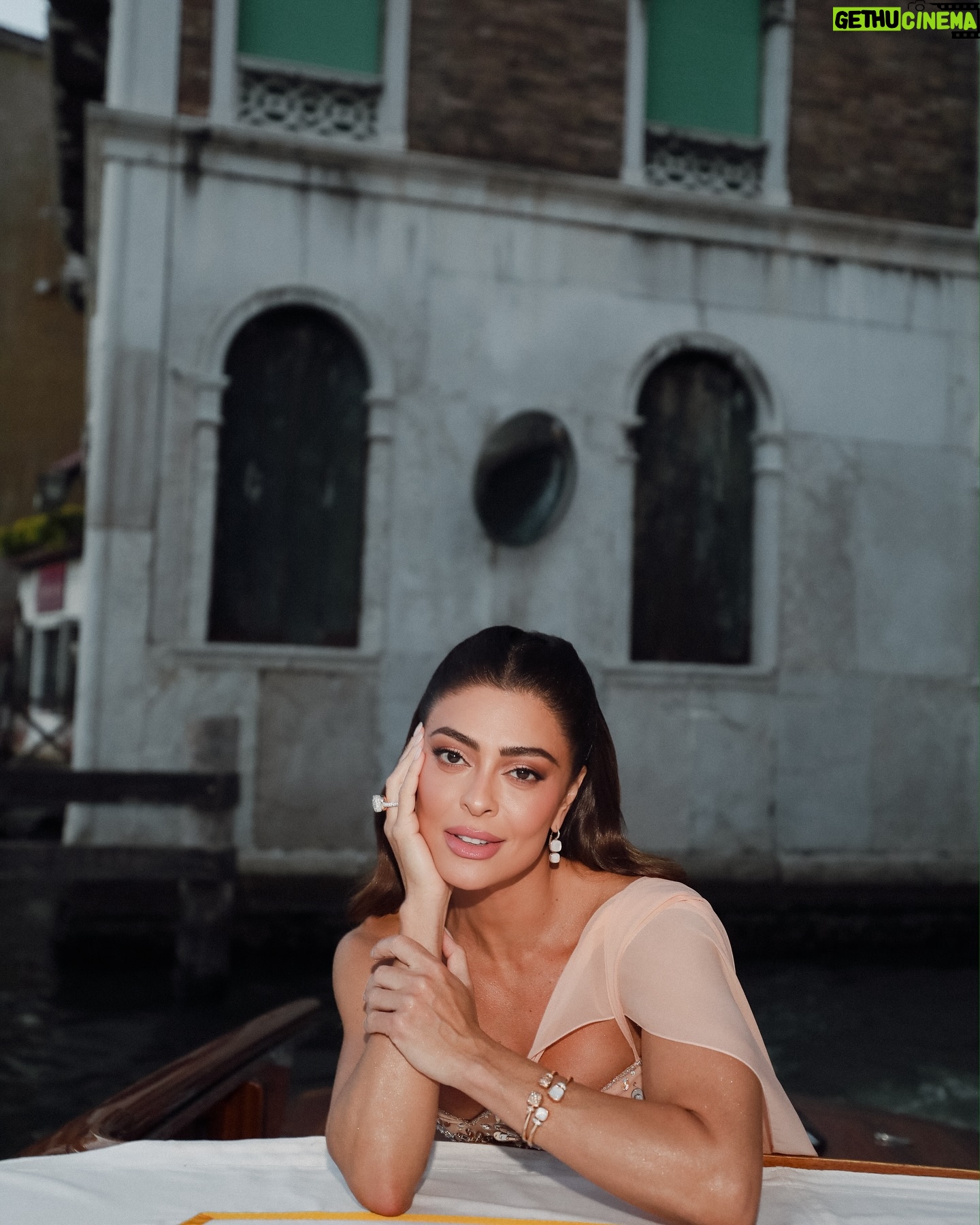 Juliana Paes - 217.6K Likes - Um prazer estar nesse evento que apoia uma causa tão significativa. Obrigada por esses momentos ✨ @camparibrasil @campari.it
#amfAR
@amfar
@pomellato
@georgeshobeika