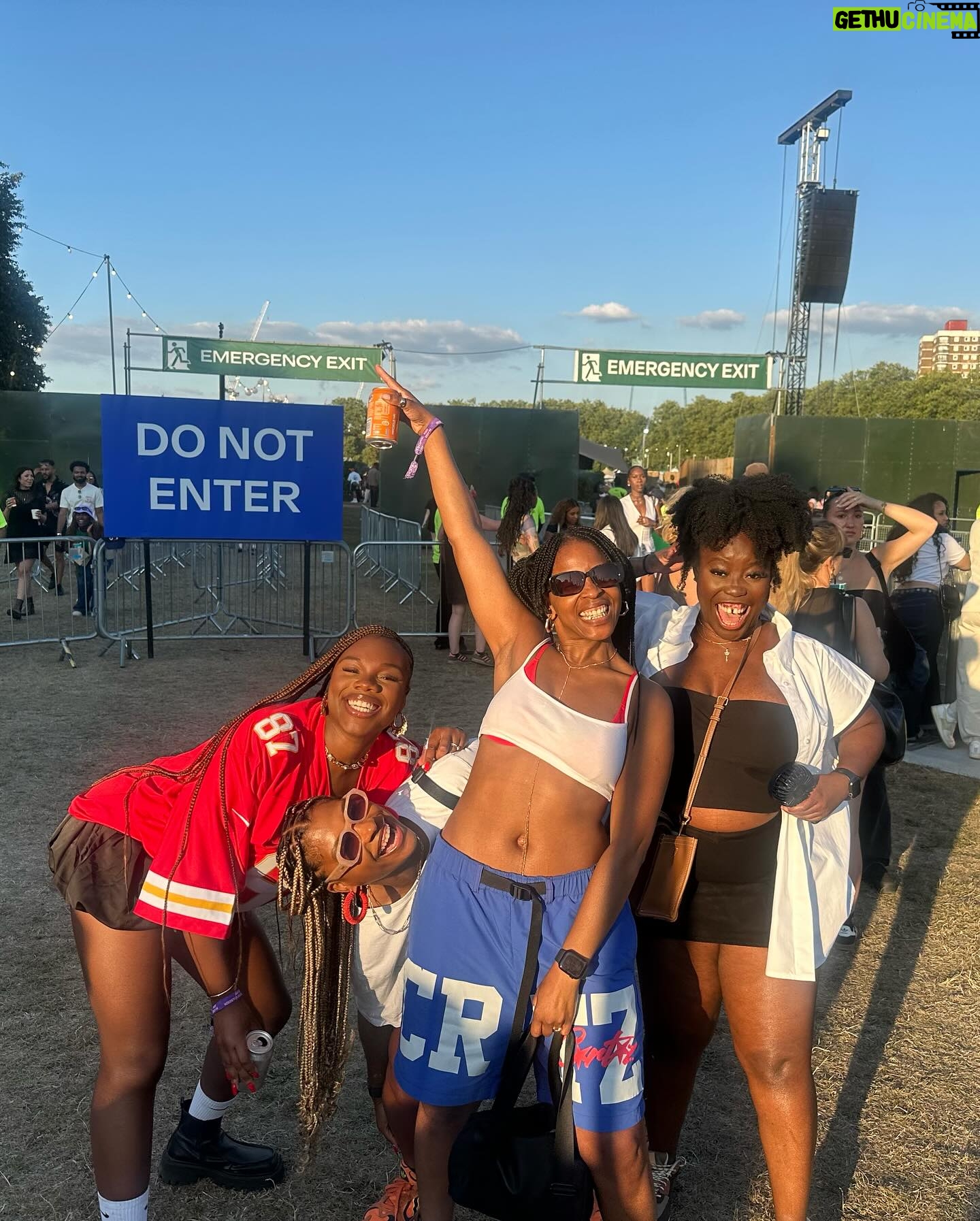 Julie Adenuga - 9.2K Likes - All Points East ā¤ļø
