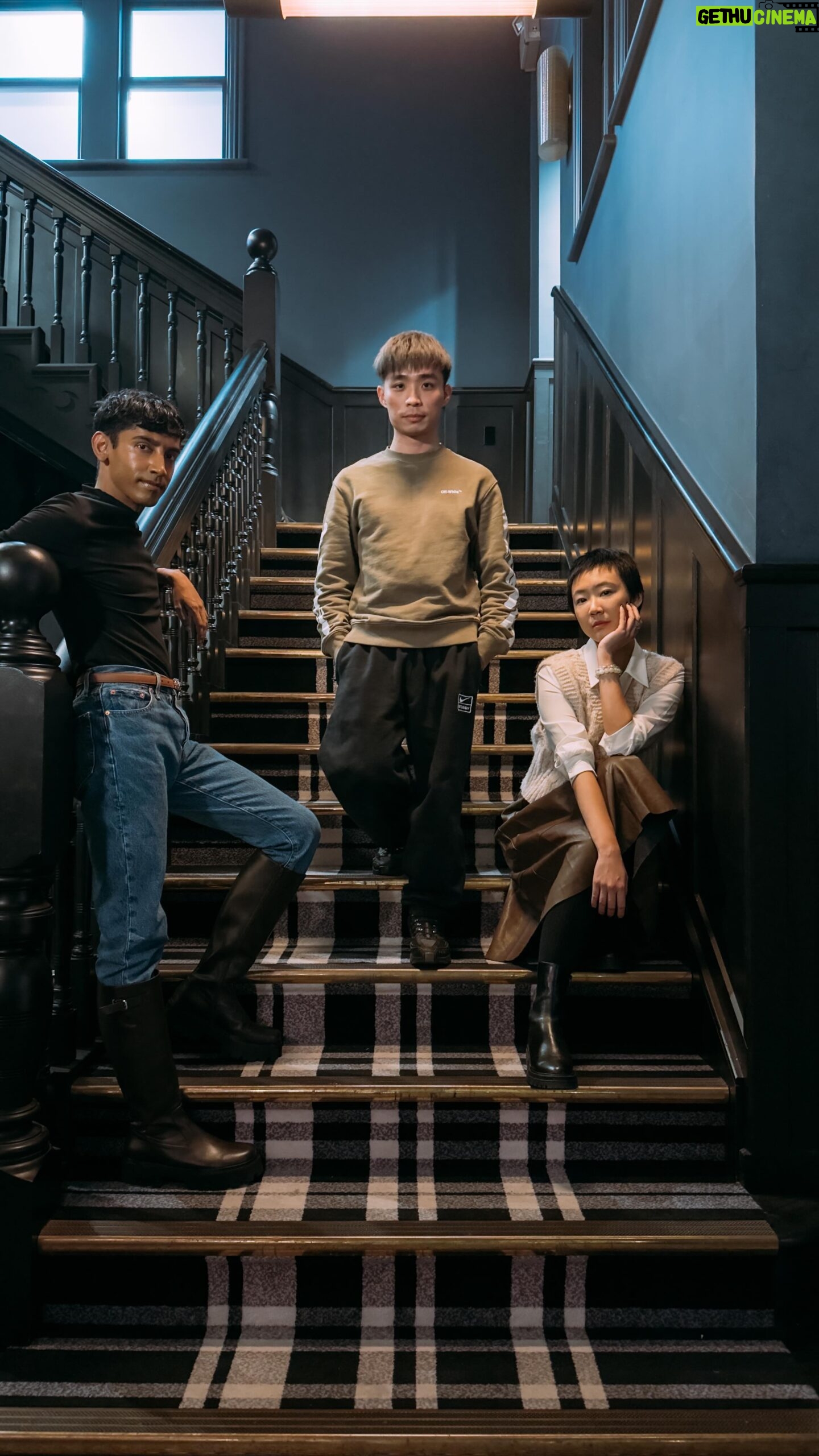 Julie Tan - 9.8K Likes - Easy ways to take better photos with your friends 🤳🏻
.
#phototips #photohacks #mobilephotography #photography #OOTD #friends #iphoneonly #naumi #hotel #singapore