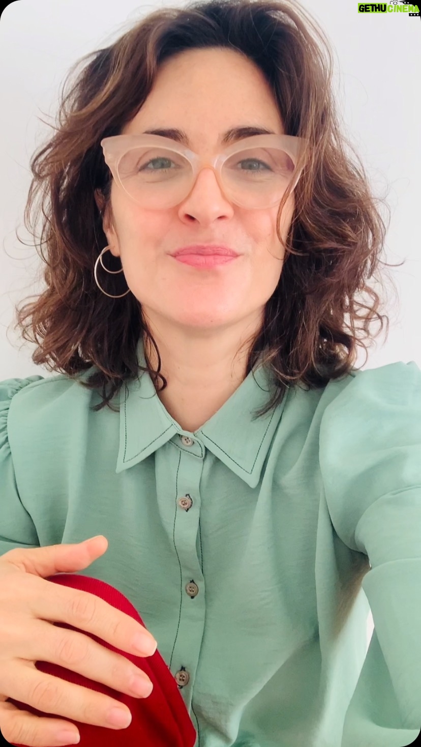 Julieta Díaz - 3.3K Likes - Este sábado 7/09 voy a estar en La Plata en @teatroargentinopba en el marco del @fic.pba con una entrevista abierta a las 18hs y con un recital de canciones a las 20hs con el genio mago @lautaromatute 🎶✨♥️
Entrada libre y gratuita! 🥂
Nos vemos en La Plata!
💋💋💋