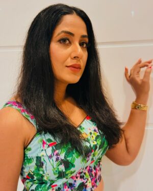 Jyothi Krishna Instagram - “With the new day comes new strength and new thoughts.” 💚

#hello #goodmorning #monday #goodday #goodvibes #feelinggood #thinkpositive #haveagreatday #jyothikrishna #malayalamcinema #actress #malayali #southindiancinema #mollywood #dubaivibes #dubai #mydubai #dubaimallu #picoftheday #instapic #trending #viral