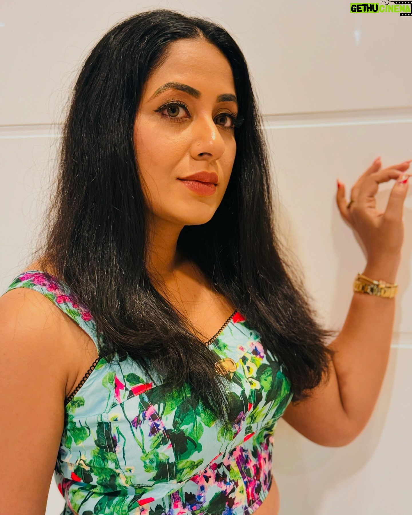Jyothi Krishna - 1.5K Likes - “With the new day comes new strength and new thoughts.” 💚
#hello #goodmorning #monday #goodday #goodvibes #feelinggood #thinkpositive #haveagreatday #jyothikrishna #malayalamcinema #actress #malayali #southindiancinema #mollywood #dubaivibes #dubai #mydubai #dubaimallu #picoftheday #instapic #trending #viral