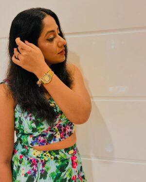 Jyothi Krishna Instagram - “With the new day comes new strength and new thoughts.” 💚

#hello #goodmorning #monday #goodday #goodvibes #feelinggood #thinkpositive #haveagreatday #jyothikrishna #malayalamcinema #actress #malayali #southindiancinema #mollywood #dubaivibes #dubai #mydubai #dubaimallu #picoftheday #instapic #trending #viral