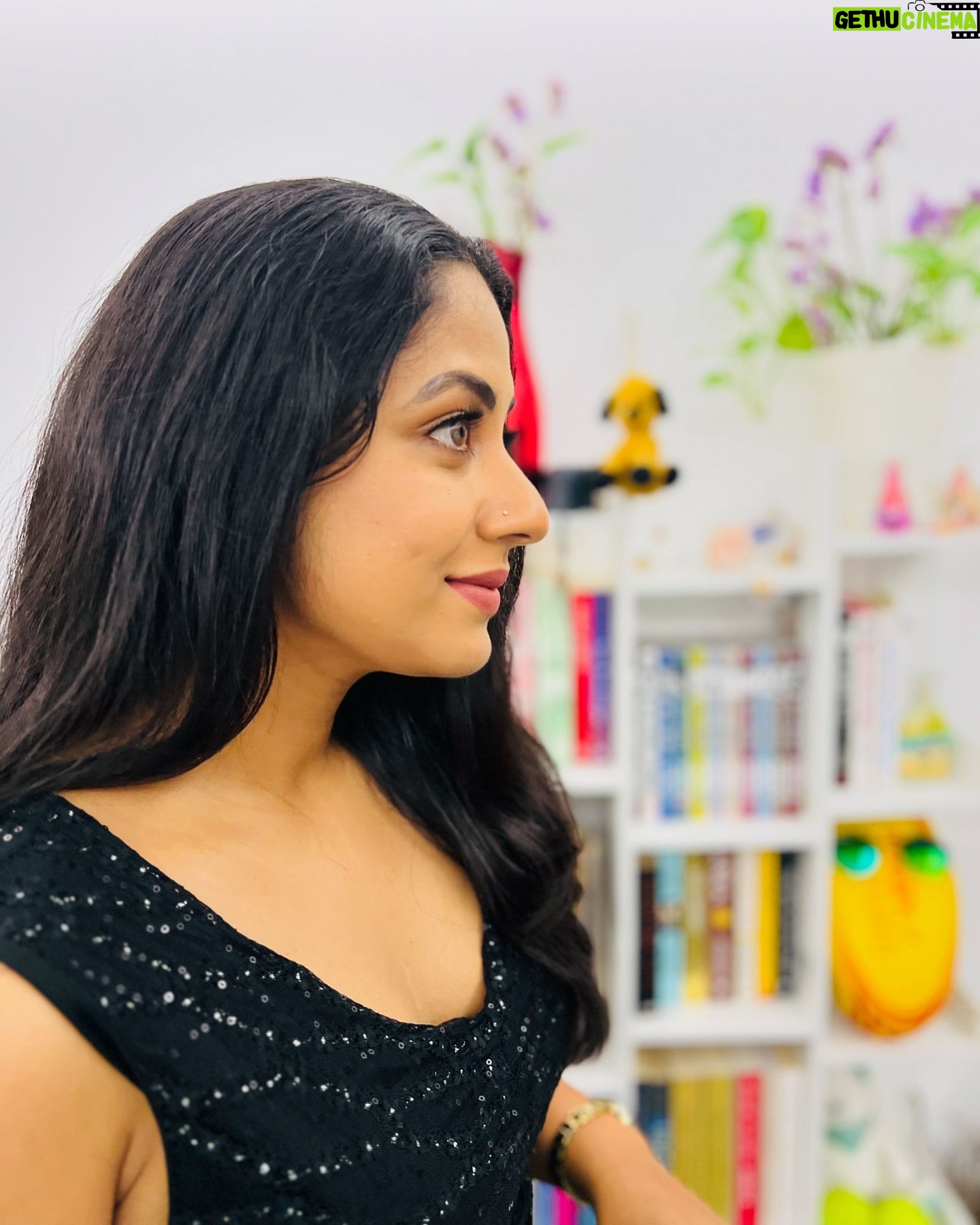 Jyothi Krishna - 2.6K Likes - “Don’t follow the crowd, let the crowd follow you.”
#jyothikrishna #beauty #in #black #actress #malayalamcinema #malayali