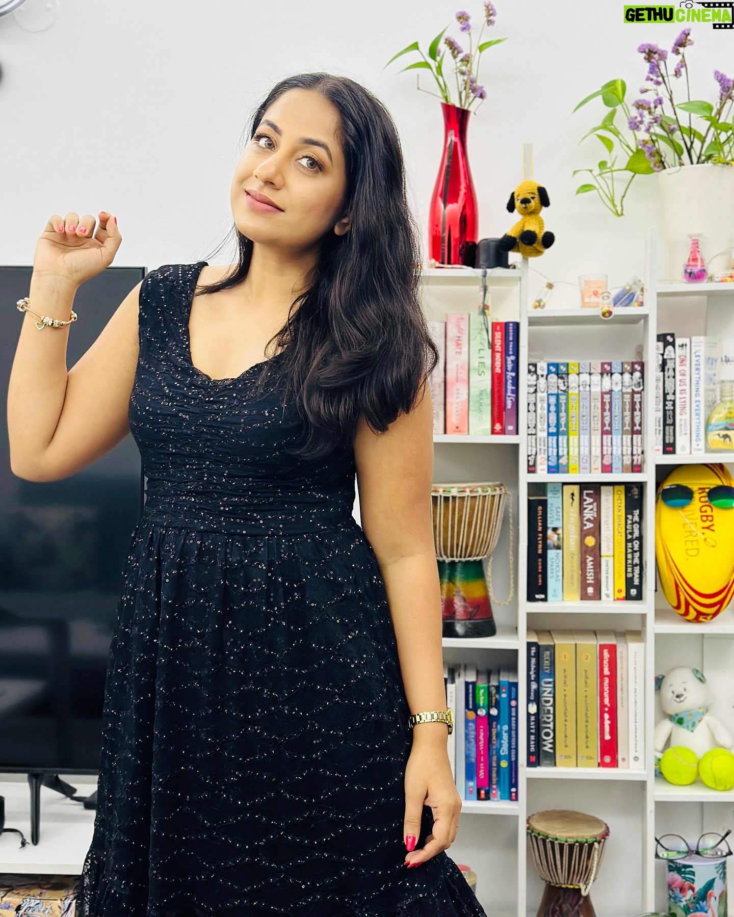 Jyothi Krishna - 2.6K Likes - “Don’t follow the crowd, let the crowd follow you.”
#jyothikrishna #beauty #in #black #actress #malayalamcinema #malayali
