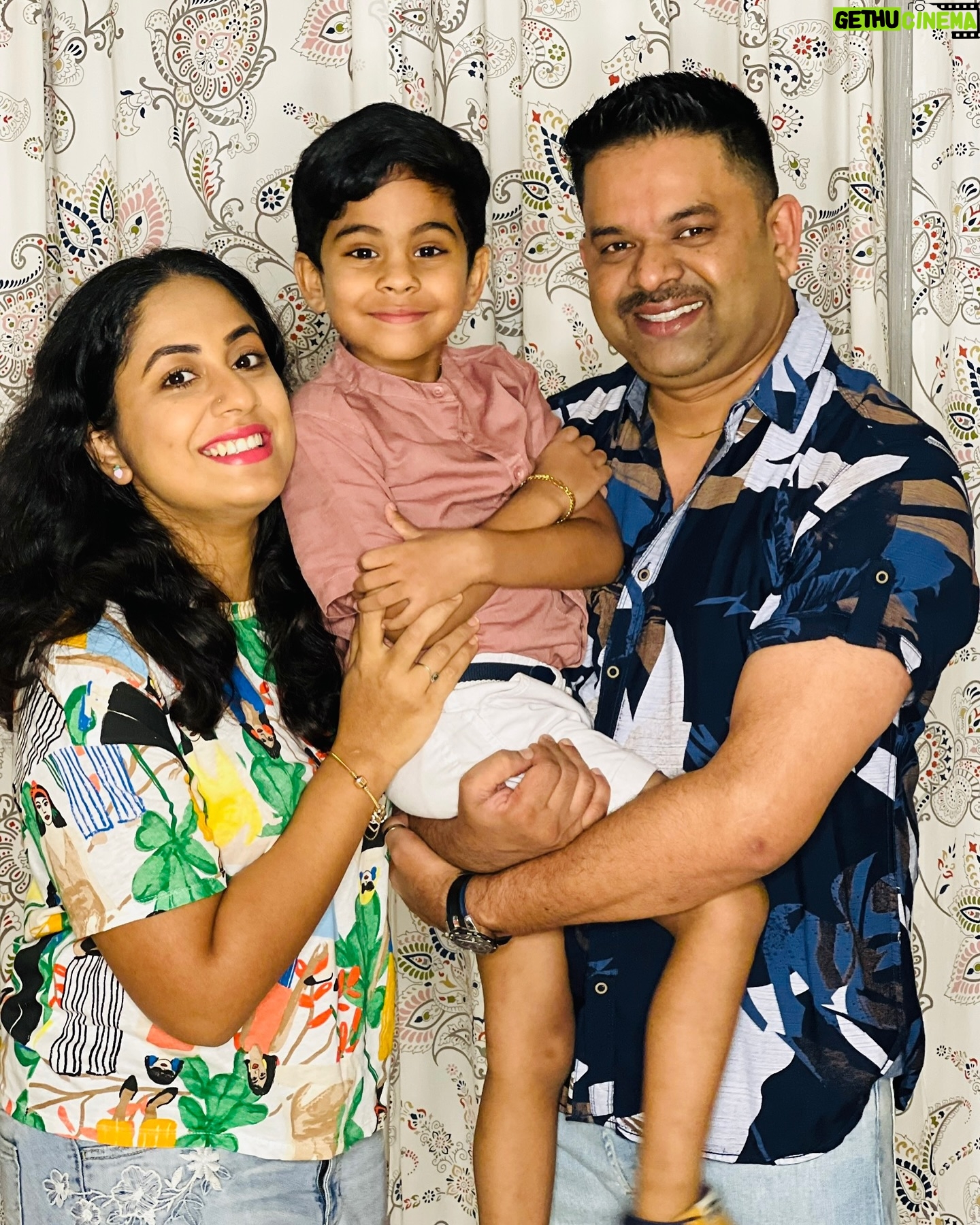 Jyothi Krishna - 1.8K Likes - Happy birthday to the guy that has it all, including me 😘 .
Happy birthday hubby @arun.anand.raja ❤️
#happybirthday #hubby #jyothikrishna #arun #family #happyfamily