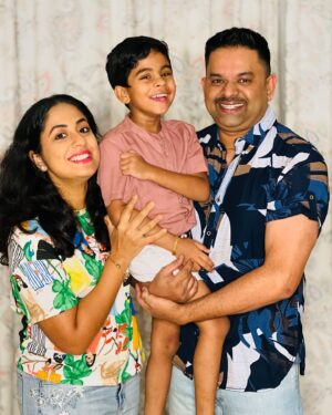 Jyothi Krishna Instagram - Happy birthday to the guy that has it all, including me 😘 . 

Happy birthday hubby @arun.anand.raja ❤️ 

#happybirthday #hubby #jyothikrishna #arun #family #happyfamily