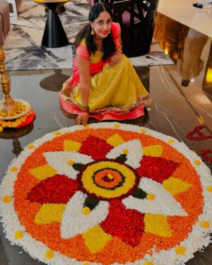 Jyothi Krishna Instagram - Happy onam 🌼

#onam #onamcelebration #onamcollection #onam2024 #dubaionam #malayali #malayalipennu #mallu #malayalimanka #family #maveli #jyothikrishna #actress #dhavani