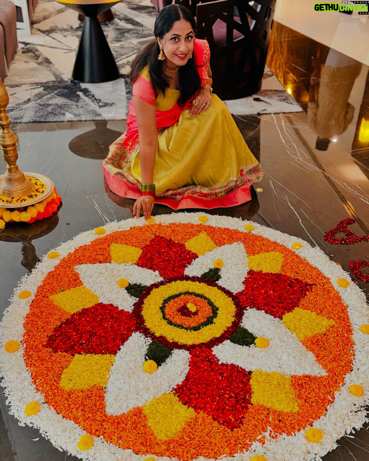 Jyothi Krishna - 1.4K Likes - Happy onam 🌼
#onam #onamcelebration #onamcollection #onam2024 #dubaionam #malayali #malayalipennu #mallu #malayalimanka #family #maveli #jyothikrishna #actress #dhavani