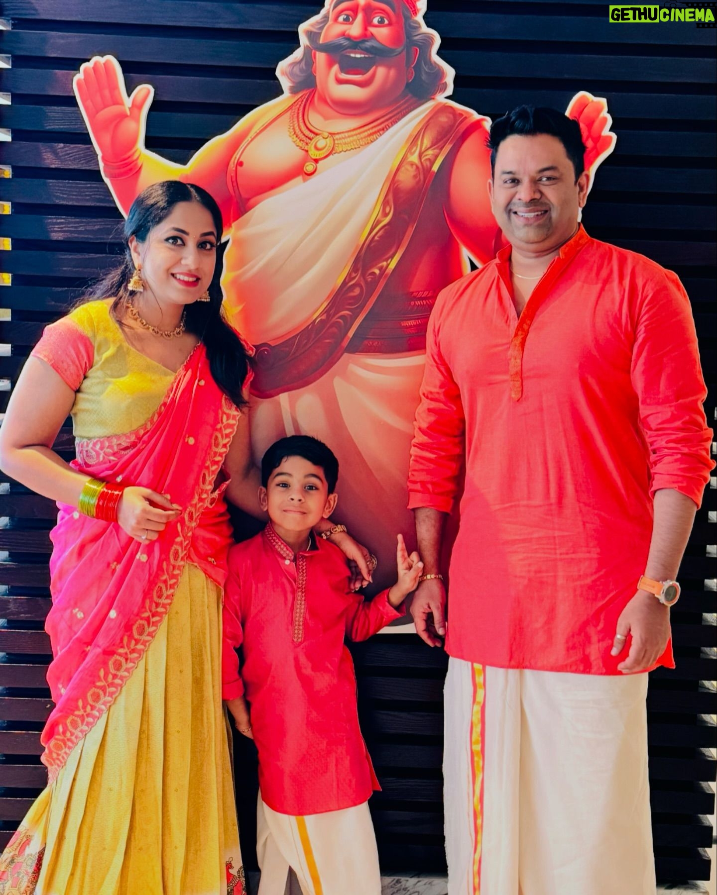 Jyothi Krishna - 1.4K Likes - Happy onam 🌼
#onam #onamcelebration #onamcollection #onam2024 #dubaionam #malayali #malayalipennu #mallu #malayalimanka #family #maveli #jyothikrishna #actress #dhavani
