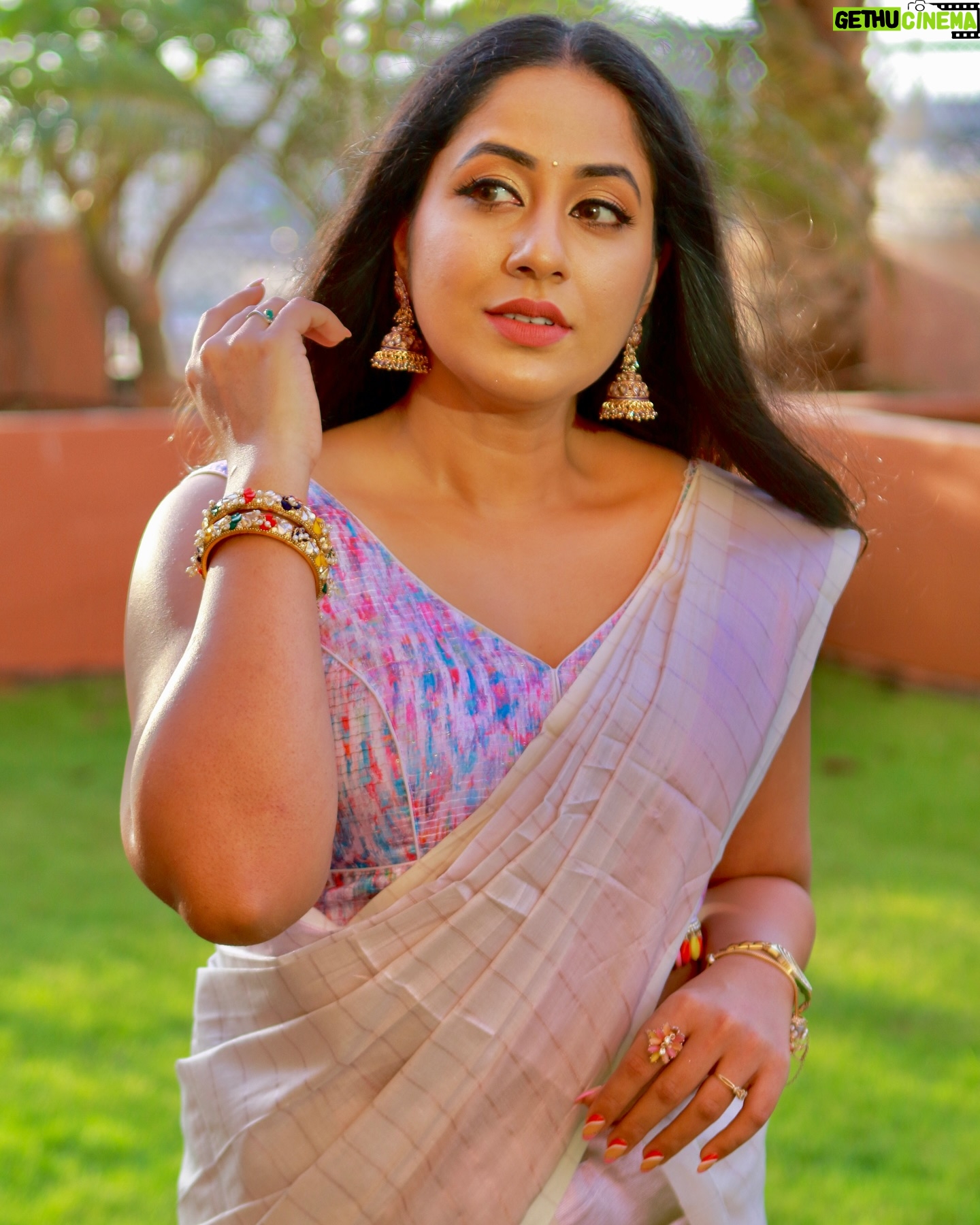 Jyothi Krishna - 1.7K Likes - ഹൃദയം നിറഞ്ഞ ഓണാശംസകൾ 🌼
#onam #onam2024 #onamcelebration #onamsaree #happyonam #setmundu #malayalimanka #jyothikrishna #onapoove #maveli #sadya #onassdya #dubaionam