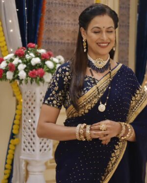 Jyoti Gauba Instagram - Embracing the essence of tradition and grace in my #Gehna look. 🌟✨

How much would you  rate this  look from 1 to 10?

.
 #TVShow #BehindTheScenes #TraditionalAttire #OnSetMagic #GehnaVibes #dangal #dangaltvchannel #gehna #10pm #montosat #TVSeries #CostumeGoals #ActingLife #OnSetLook #TraditionalFashion #Television #ShowStyle #IndianTelevision #ActressLife #TVDrama #BehindTheLook #CulturalElegance #RolePlay #OnScreen #dramaticscenes #gehnashow