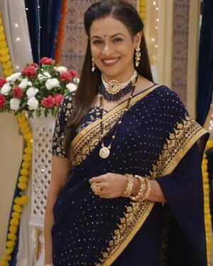 Jyoti Gauba Instagram - Embracing the essence of tradition and grace in my #Gehna look. 🌟✨

How much would you  rate this  look from 1 to 10?

.
 #TVShow #BehindTheScenes #TraditionalAttire #OnSetMagic #GehnaVibes #dangal #dangaltvchannel #gehna #10pm #montosat #TVSeries #CostumeGoals #ActingLife #OnSetLook #TraditionalFashion #Television #ShowStyle #IndianTelevision #ActressLife #TVDrama #BehindTheLook #CulturalElegance #RolePlay #OnScreen #dramaticscenes #gehnashow