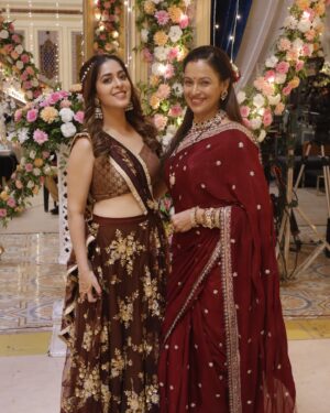 Jyoti Gauba Instagram - Lights, camera, action—and a whole lot of fun 
.
@officialgarimajain
.
 #BehindTheScenes #ActorDiaries#garimajain
#dangaltv #dangal #dangalchannel